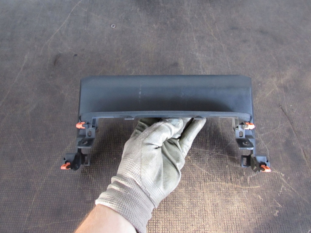 фото №1, Защита заглушка радио 5542202740 toyota corolla e21 1.8 18-22r. hybrid