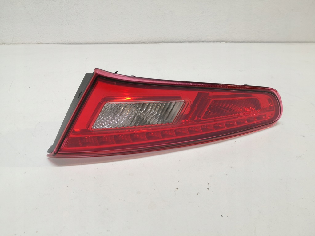 фото №1, Лампа крышки alfa romeo giulietta 10- правая задняя