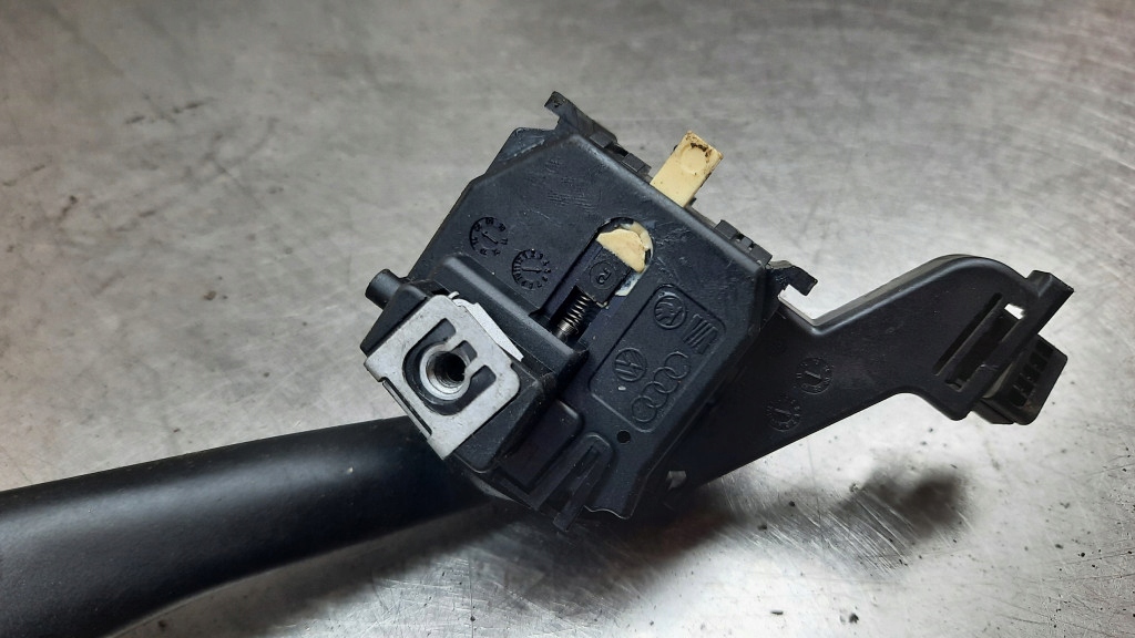 фото №7, Переключатель поворотники 1k0953513g vw golf v 1.6b 07r