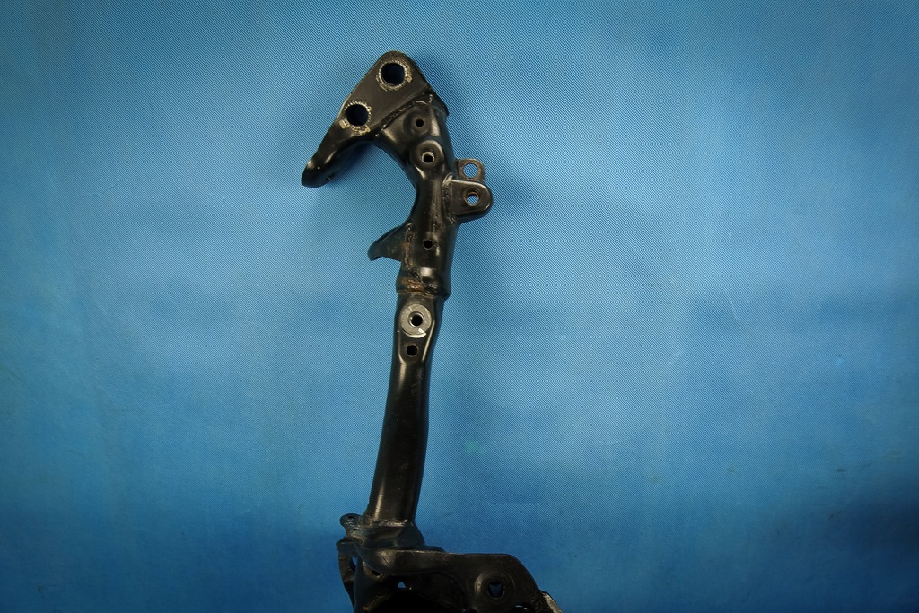 фото №7, Опора подвеска подрамник перед audi a8 s8 4h 4h0399315af