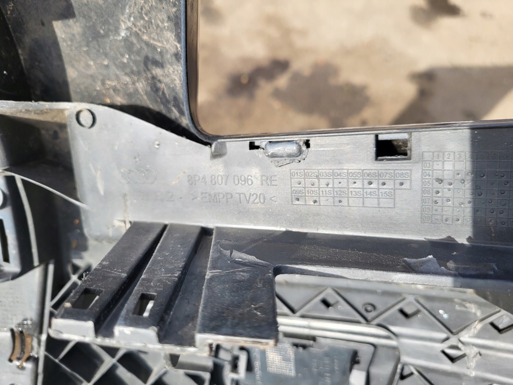 Бампер передній перед audi a3 8p sportback lift чорний оригінальний номер Недорого