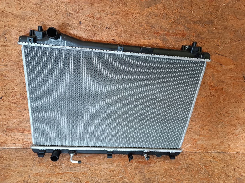 Радіатор води suzuki grand vitara 2005- 2.0 бензин автоматична коробка передач 17700-65j10 Ціна