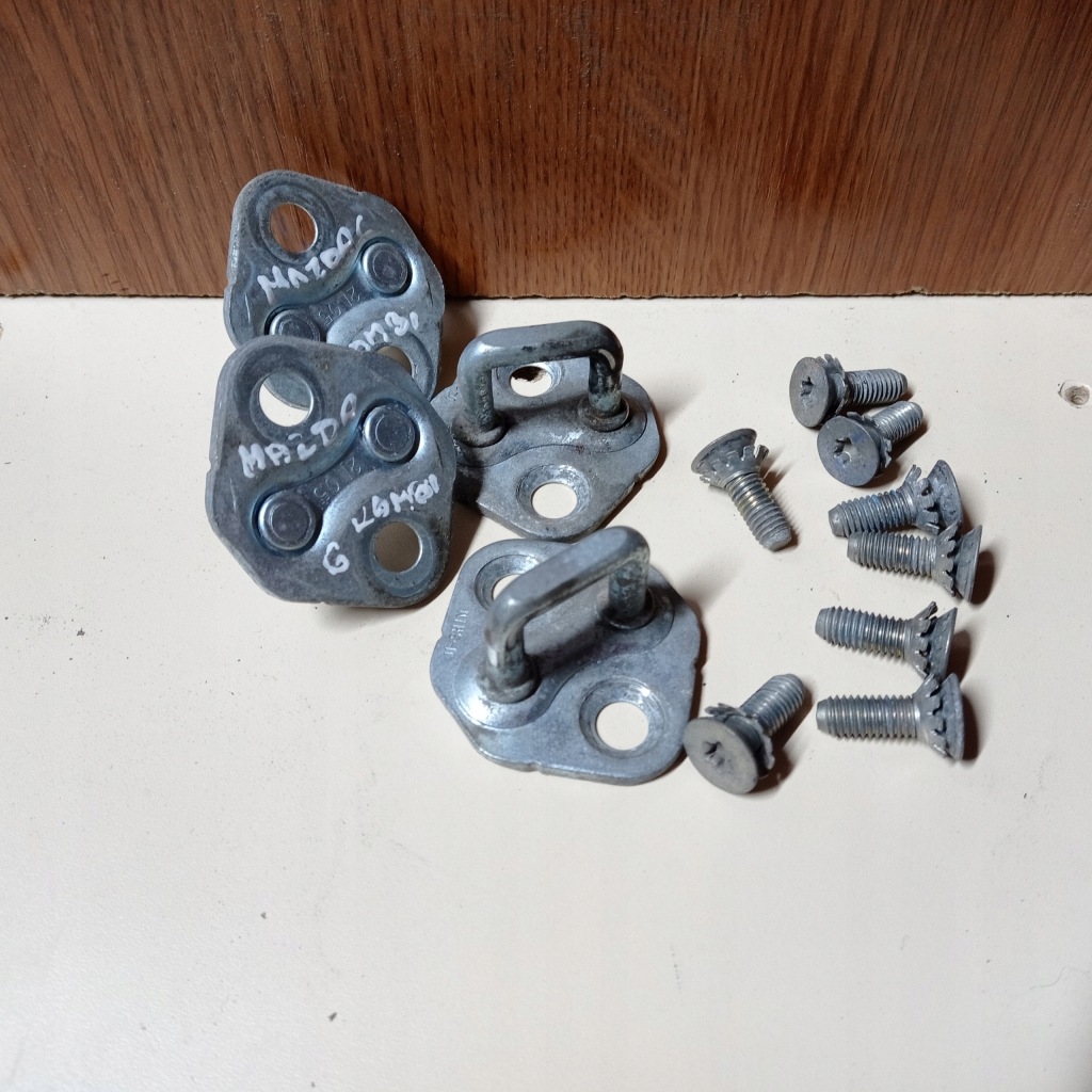 фото №1, Засов дверь болты монтажные mazda 6 gg gy