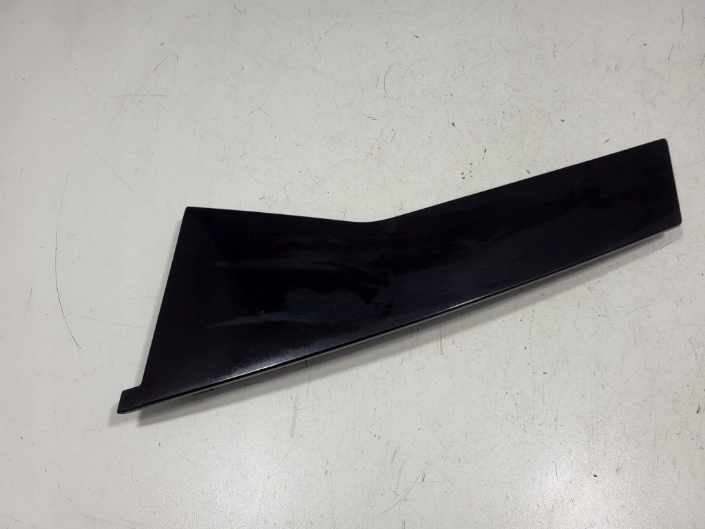 Peugeot 308 2019 ліва сторона молдинг / прокладка скло двері задніх в Україні