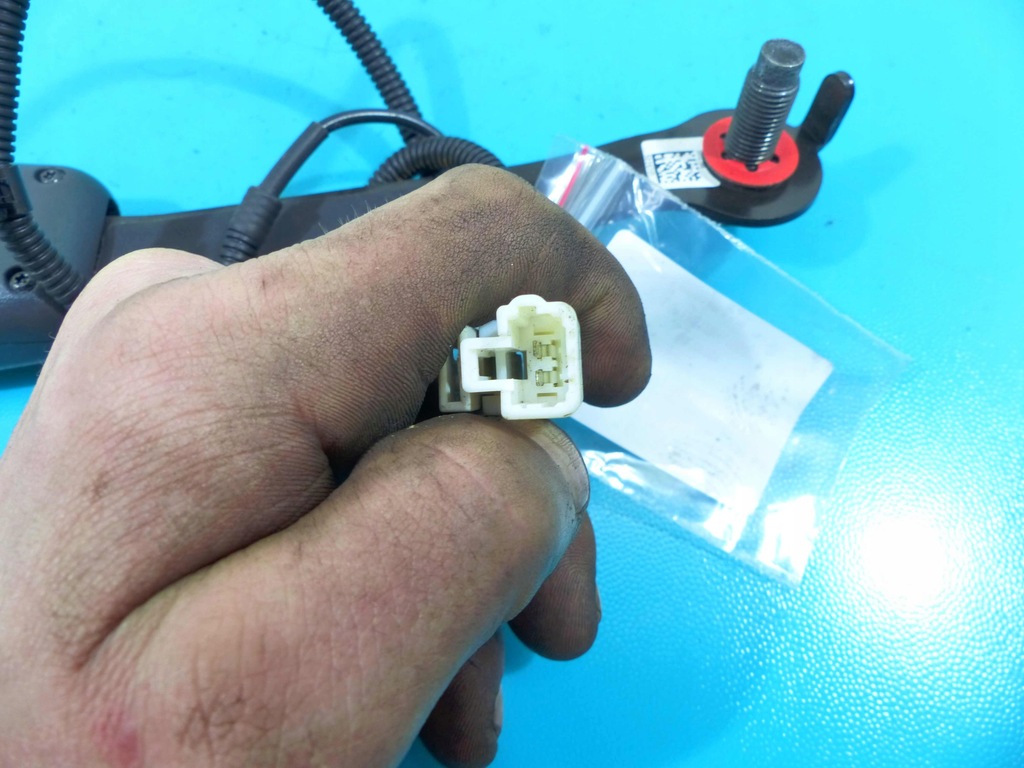 фото №5, Кліпса поперечина перед ліва kia venga lift 16r