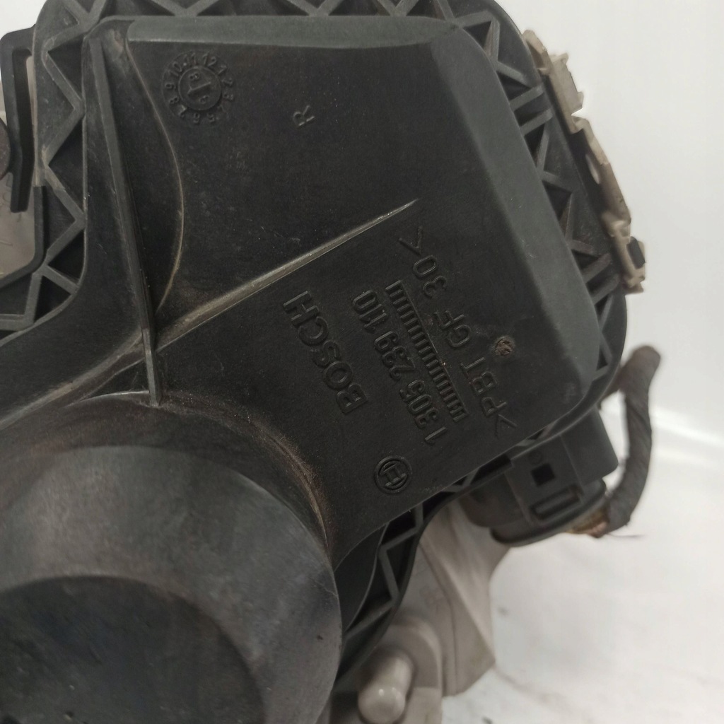 фото №10, Volkswagen new beetle лампа правая перед 0301163202