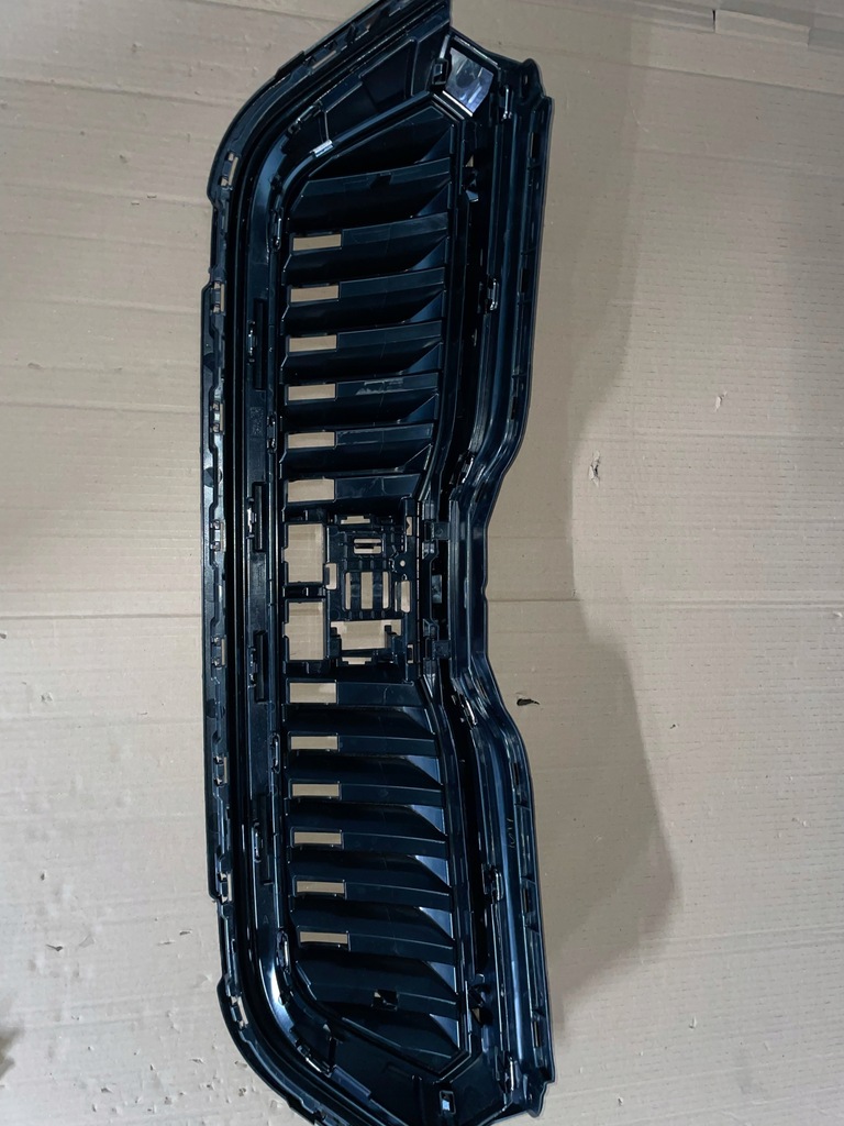 фото №1, Решітка радіатора радіатора skoda оригінальний номер 657853653a