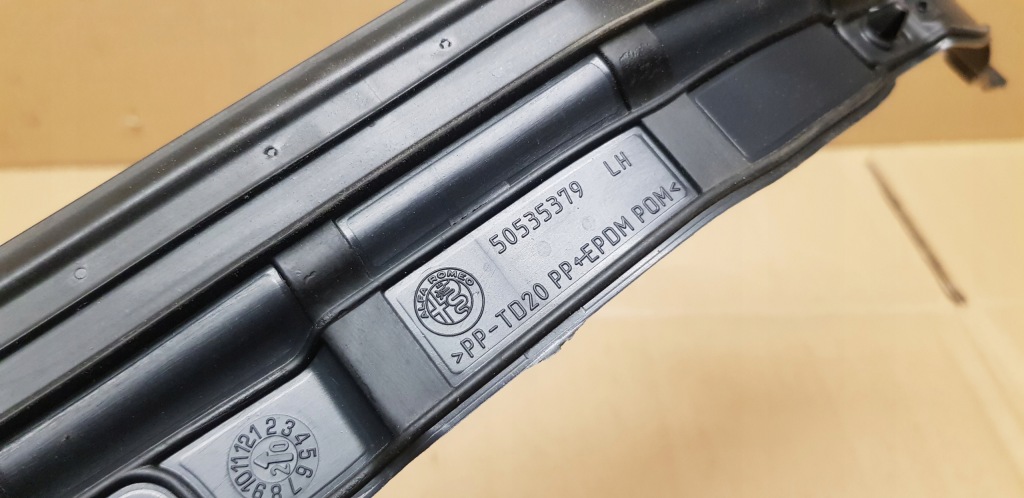 фото №2, Alfa romeo stelvio прокладка двері перед ліва