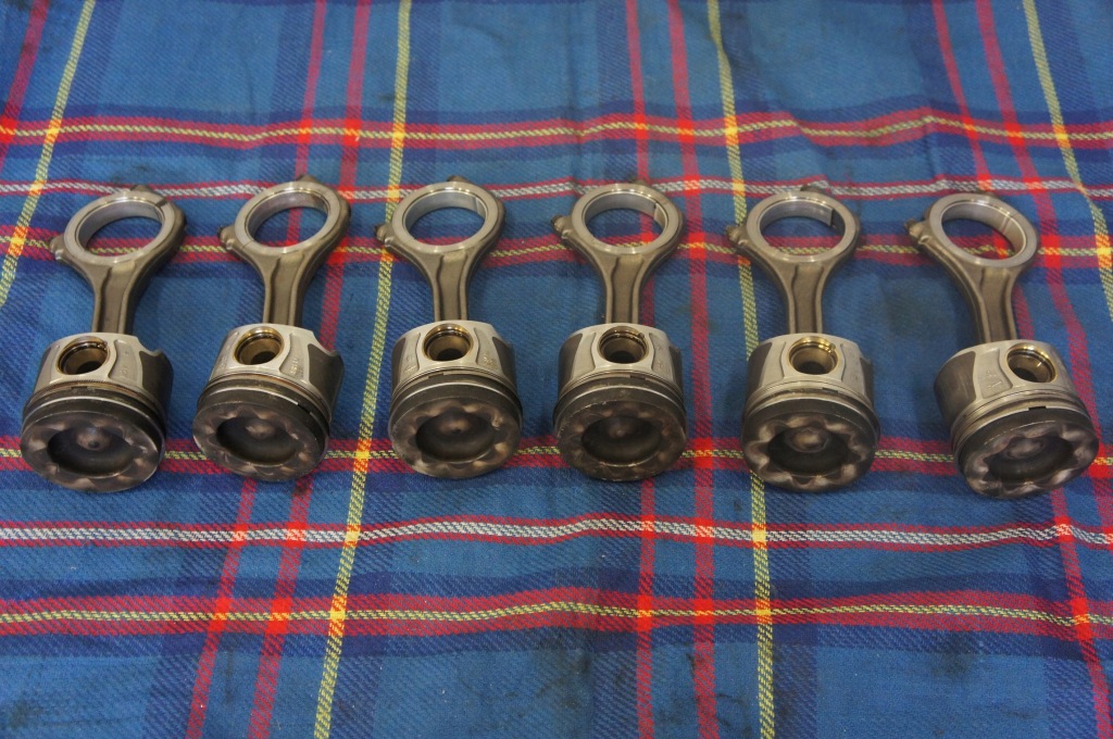 фото №9, Поршні + шатуни audi a6 4g0 3,0 320-326ps 059aj