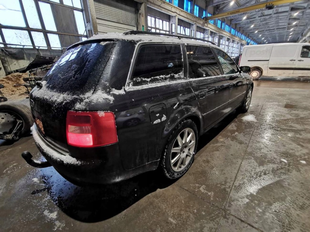 Audi a6 двигатель крышка отопителя 2003 2.5l 0132801129 132 801 129, mf116 Киев