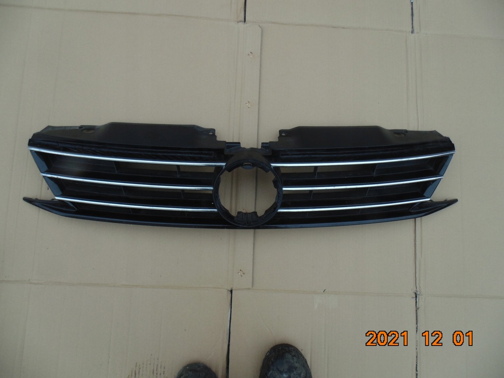 фото №1, Решётка радиатора vw jetta lift 5c6853655k