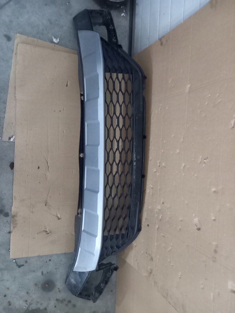 фото №1, Vw t-roc решётка накладка бампер перед