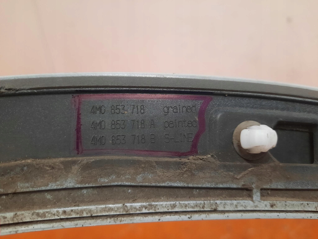 фото №10, Audi оригинальный номер 4m0853718 молдинг крыла