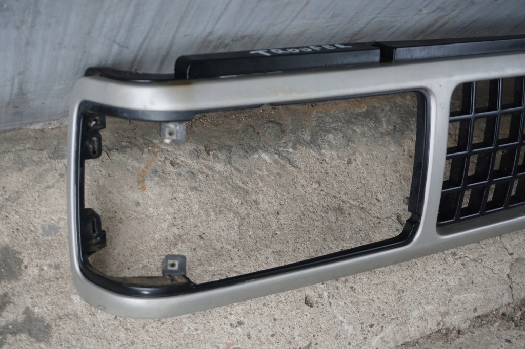 фото №3, Isuzu trooper решітка радіатора решітка радіатора 84-91r