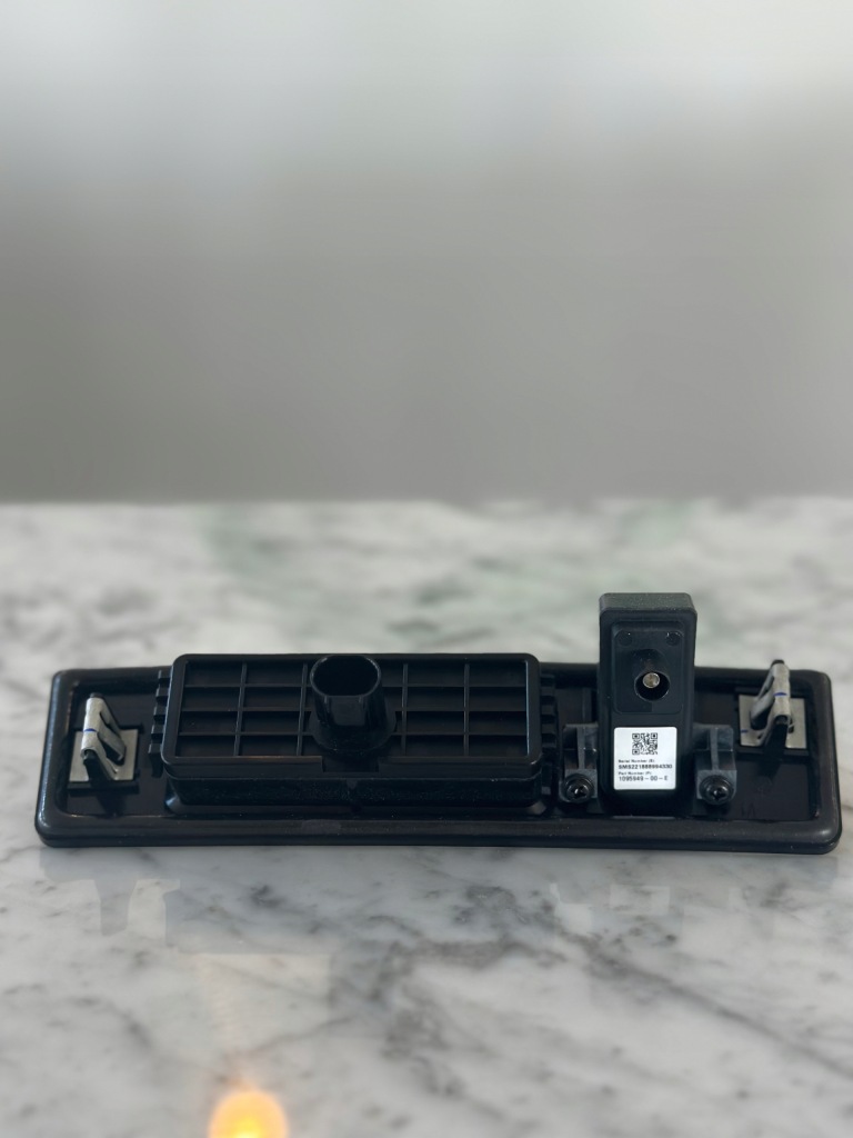 Купити Камера задня do tesli model 3/y оригінал 1095949-00-e