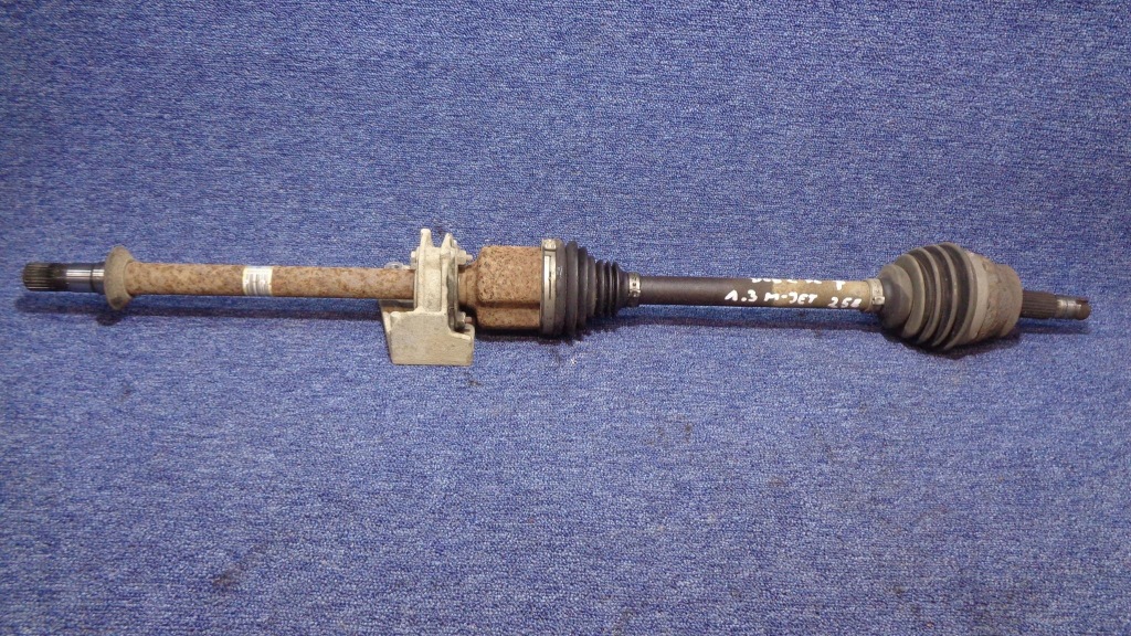 фото №1, Привідний вал fiat doblo 2 ii lift fl 1.3 16v m-jet 2015- права передня