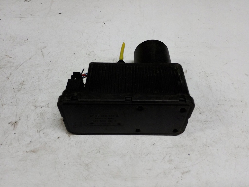 фото №5, Mercedes c w202 помпа замка центрального 2028001648 europa