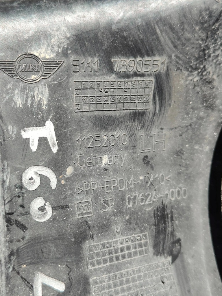 Mini cooper countryman 2 f60 перед левая решётка бампера противотуманной фары оригинал Киев