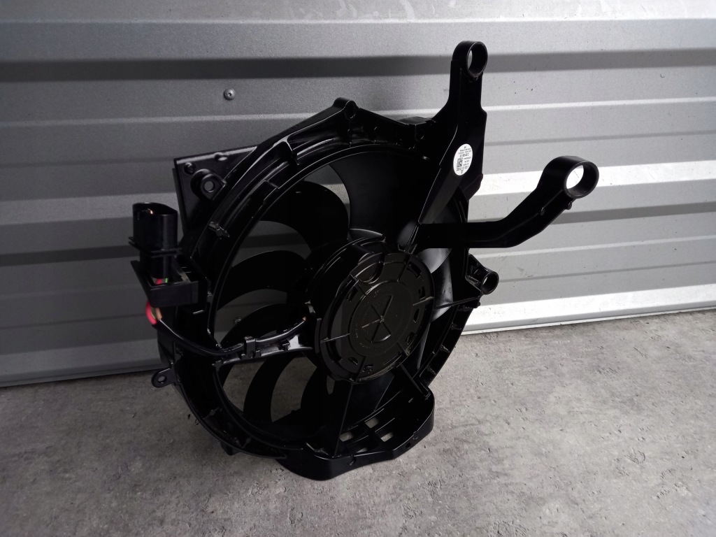 фото №1, Porsche taycan 9j1 вентилятор вентилятор