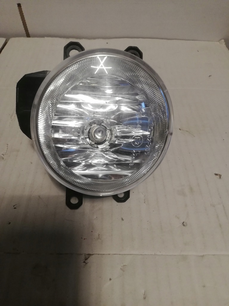 фото №1, Противотуманная фара левый toyota avensis verso yaris auris aygo