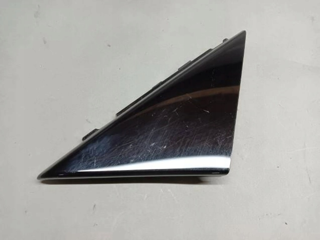 фото №1, Треугольник правый перед накладка дверь audi a1 8x 5d