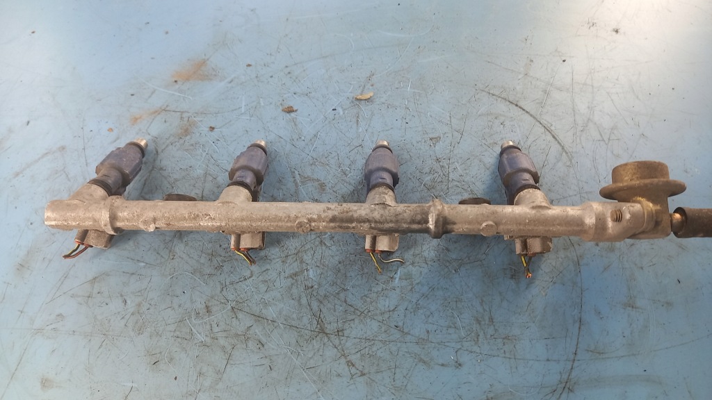 фото №3, Молдинг упорскування toyota yaris 03r