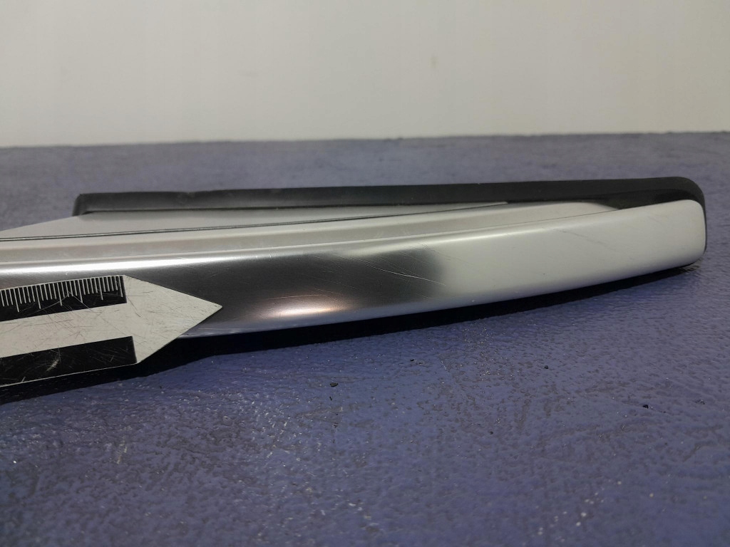 Bmw x7 g07 рейлинг правая  хром Оригинал