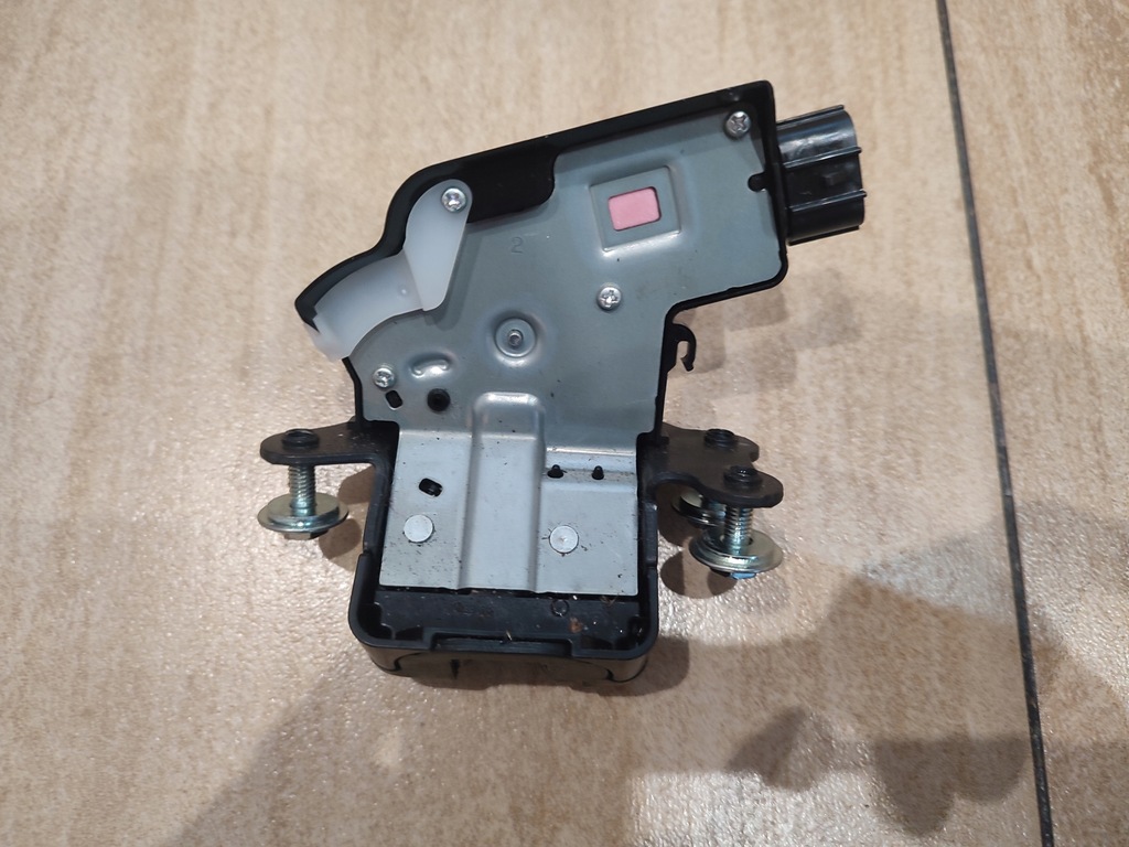 фото №7, Замок крышки багажника задняя задний toyota chr ch-r