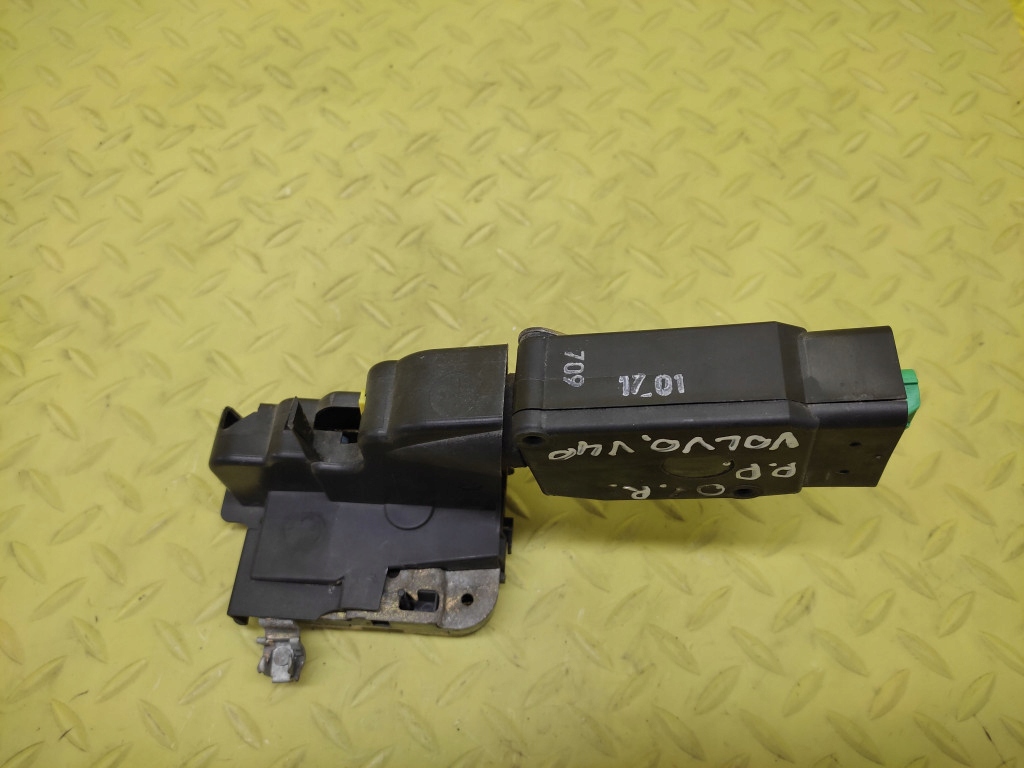 фото №1, Volvo v40 замок двері правий перед