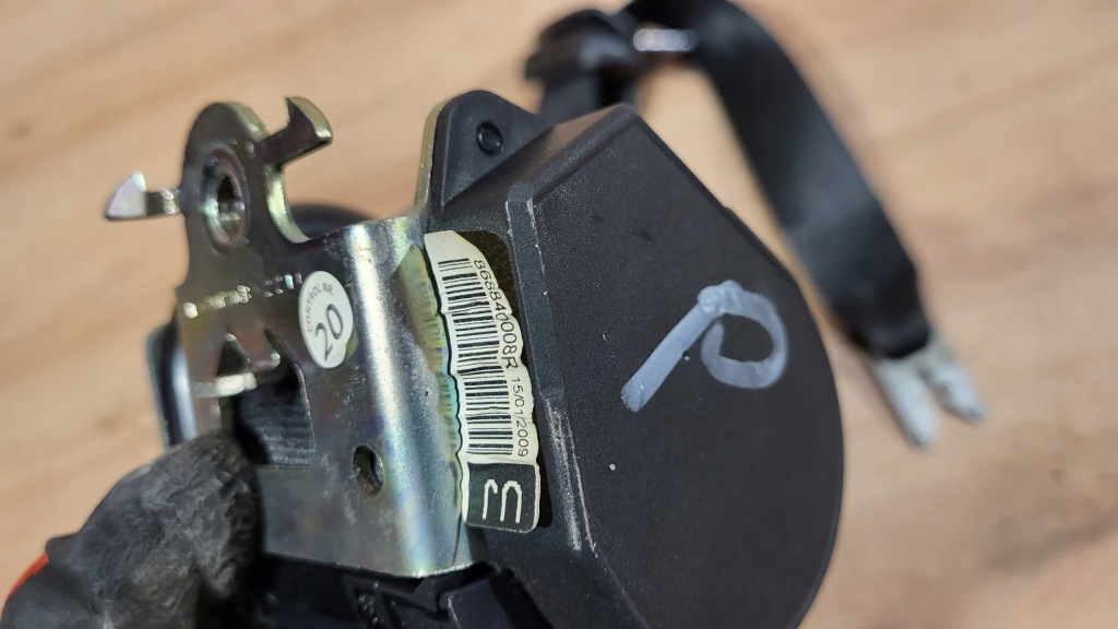 Ремень безопасности правый  перед renault megane 3 3 hb 5d 08- с Разборки