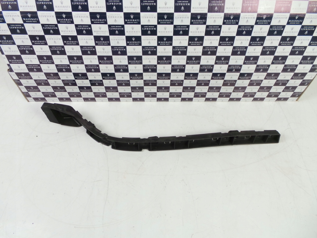 фото №1, Направляющая бампера задний левый maserati quattroporte