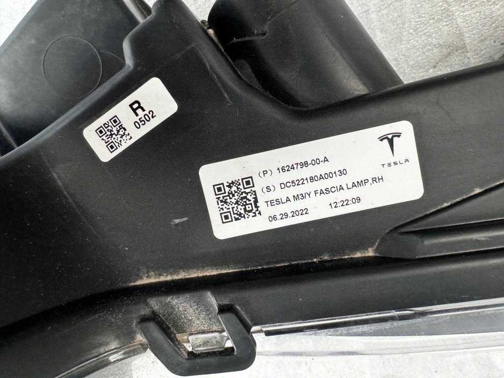 фото №3, Tesla 3 y правий протитуманна фара