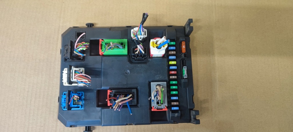 фото №1, Citroen c3 ii lift 13-16r. модуль коробка bis + разъёмы