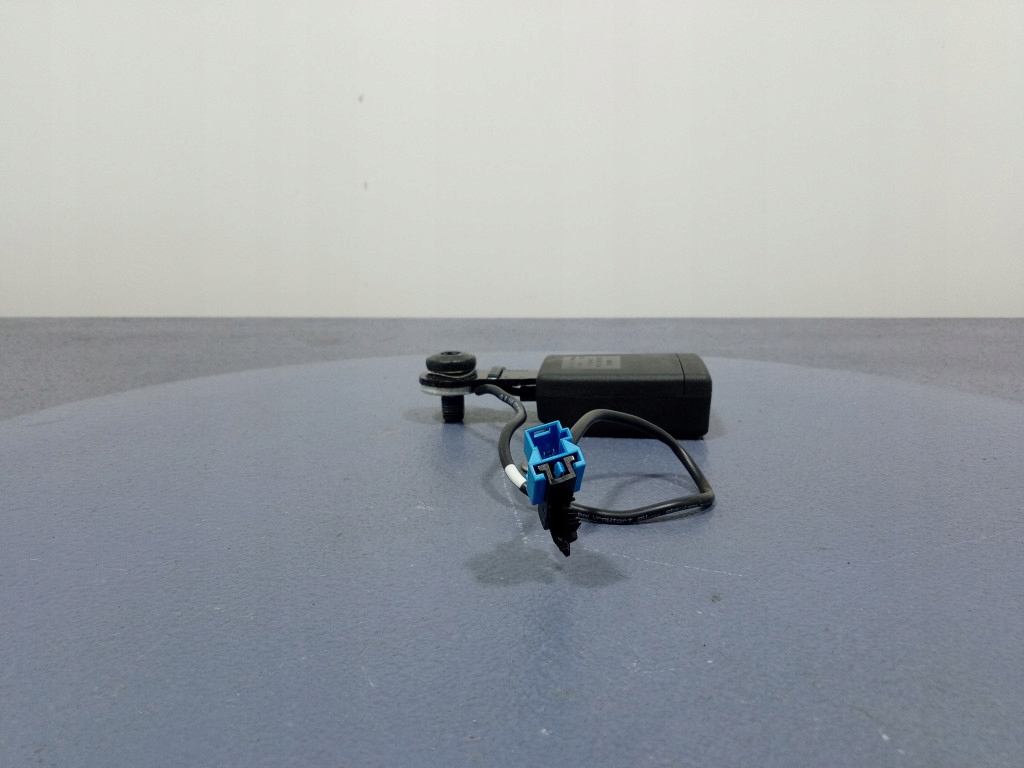 фото №4, Mercedes gls x166 замок пряжка поперечина задняя 3 ряд a1668602469