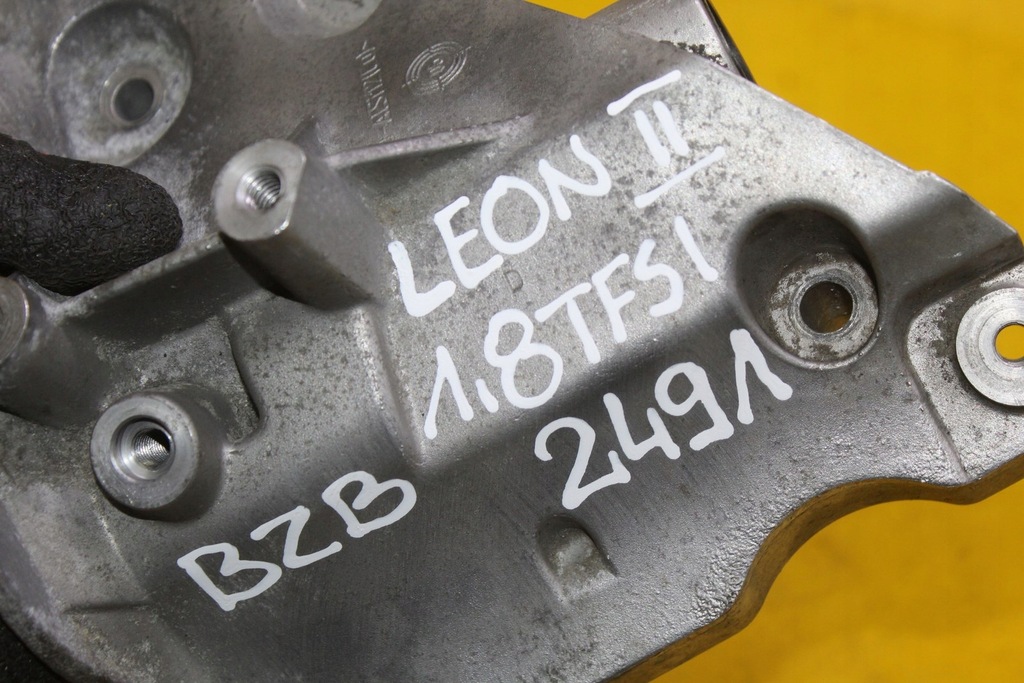 фото №9, Основание фильтра масла leon ii golf vi octavia ii bzb 1.8 tfsi 06j903143s