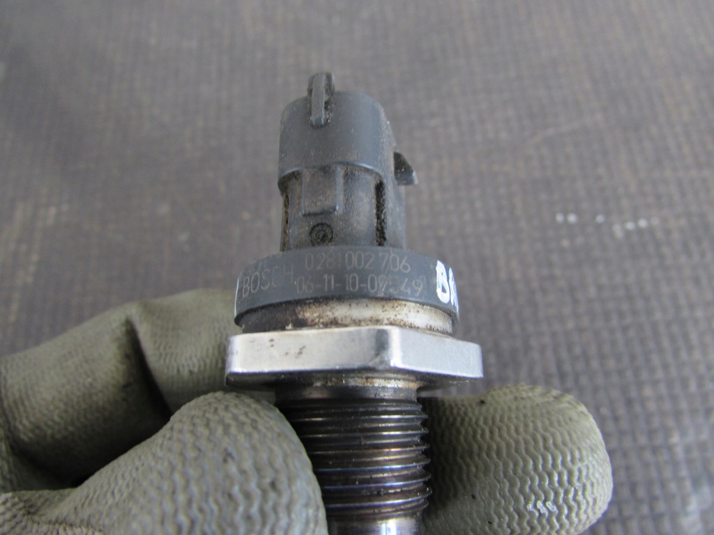 фото №8, Датчик давления топлива 0281002706 fiat bravo ii 1.9 jtd 07-10 r.