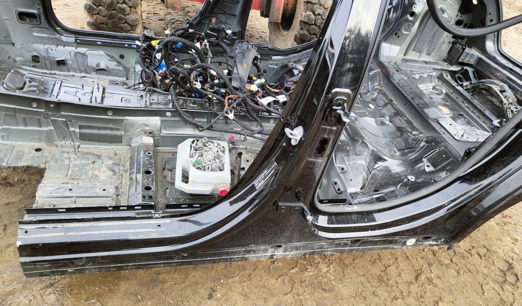 Купити Mercedes klasa a w177 стовпчик  поріг лівий