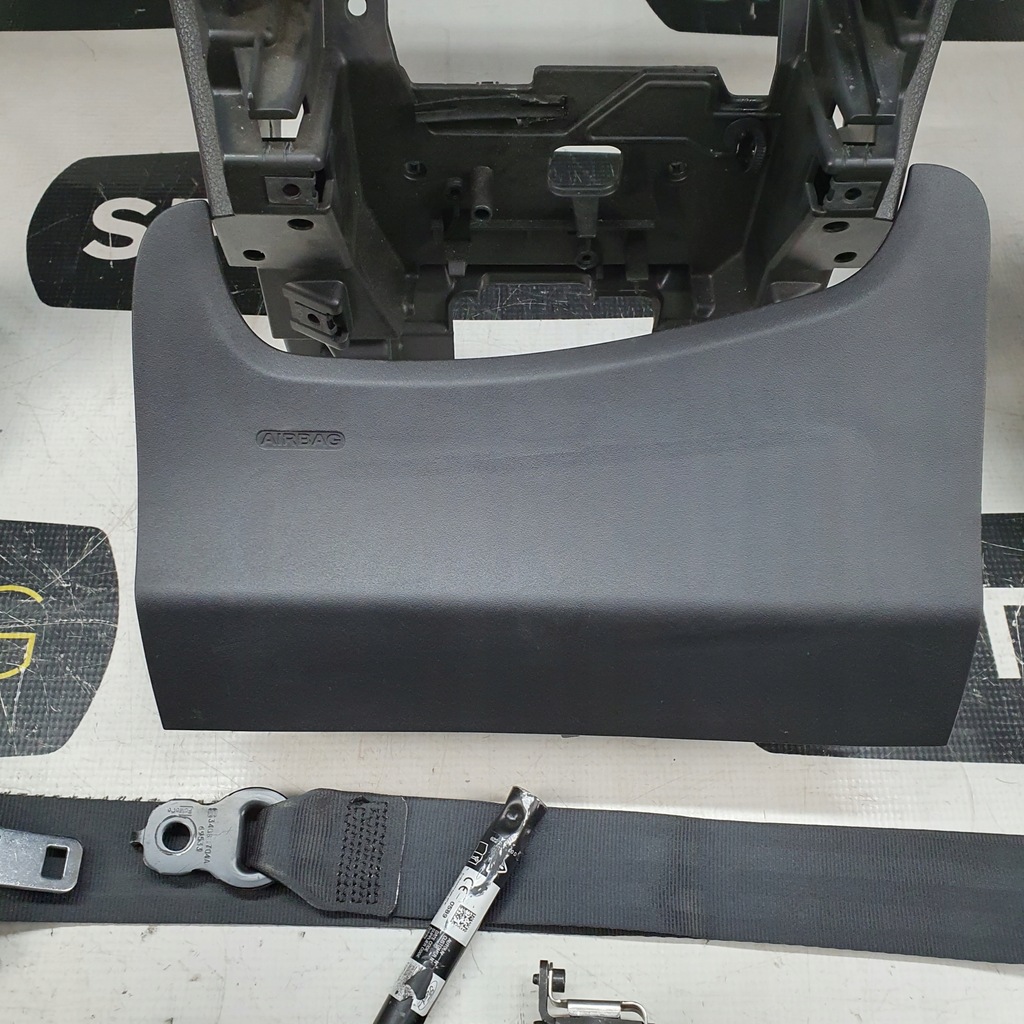 фото №7, B-max приборная панель консоль подушки безопасности ремни подушка безопасности