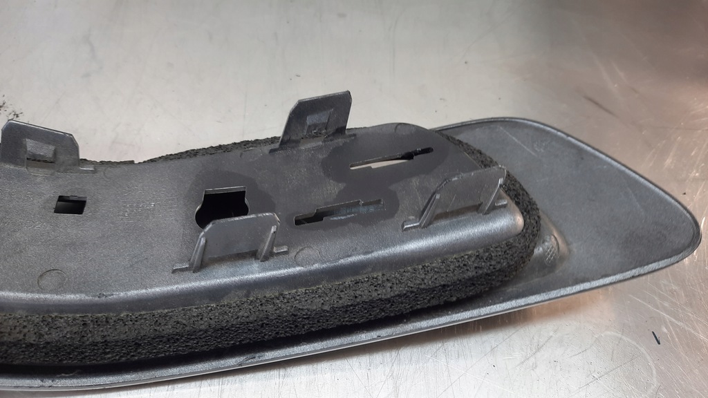 фото №7, Решітка відбивачі бампера задня права 31353579 volvo xc70