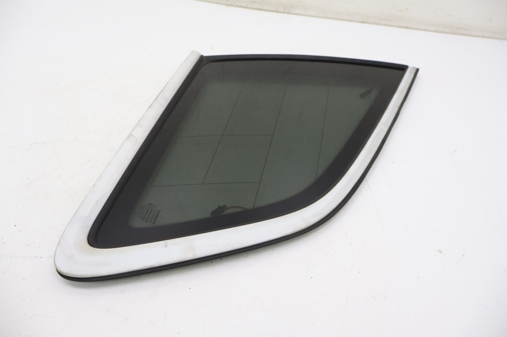 Volvo xc60 ii скло кузовна права Оригінал