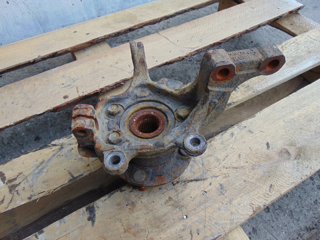 фото №7, Поворотный кулак ступица левая перед nissan nv200 1.5 dci