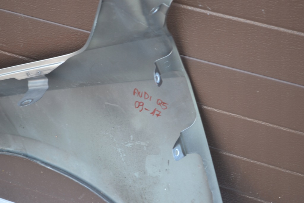 Крило правий перед передній audi q5 8r0 8r0821106a Ціна