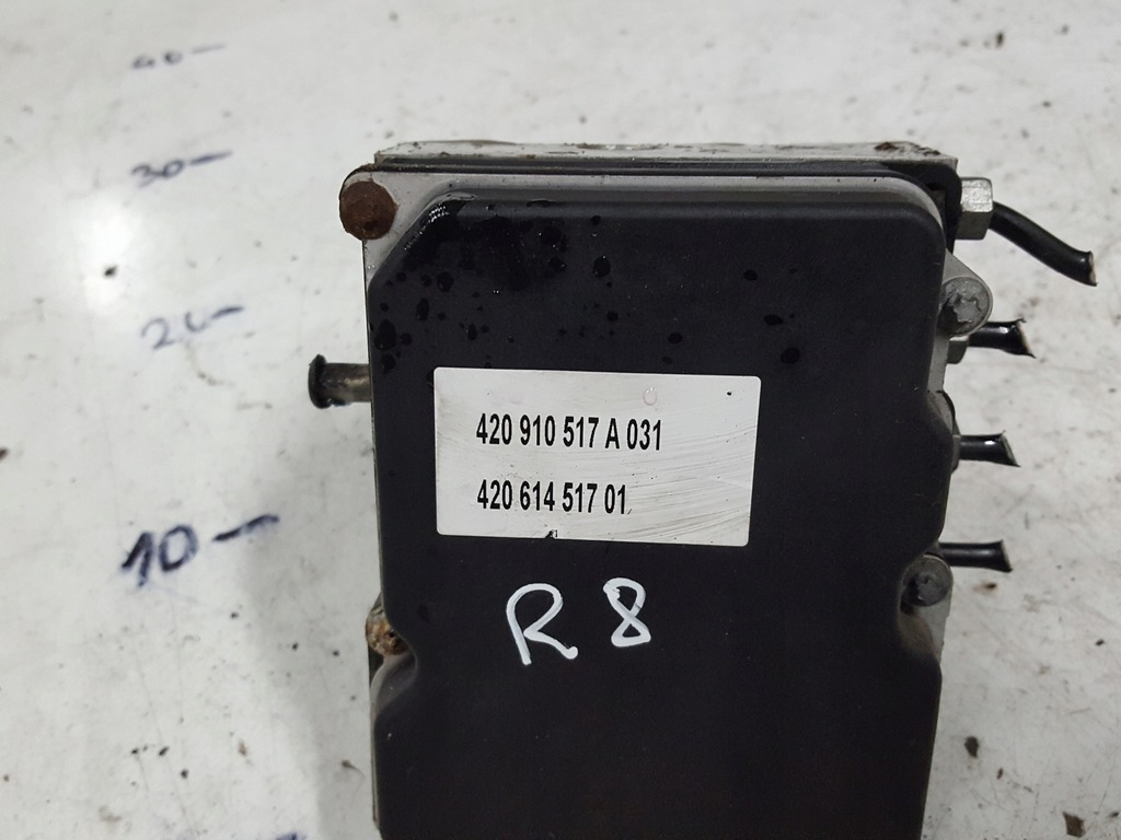 фото №3, Audi r8 420 06r- насос тормозная abs