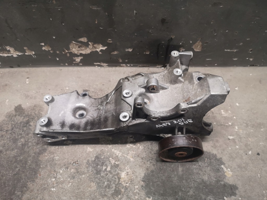 Купить Кронштейн генератора a4 b7 2.0 tfsi bwe 06d903143d