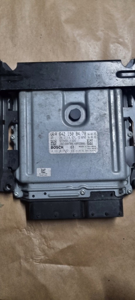 Купити Бортовий комп'ютер блок керування двигуна w211 3.0 cdi v6 320 a6421508478 0281013721