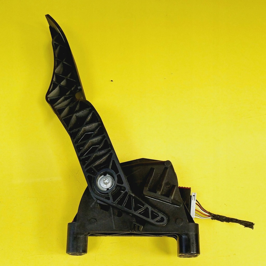 Купить Потенциометр газа opel zafira b 1.8 бензин 9202341bt nr67