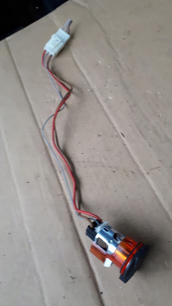 фото №6, A4 b8 a5 lift разъём прикуривателя 12v бардачка