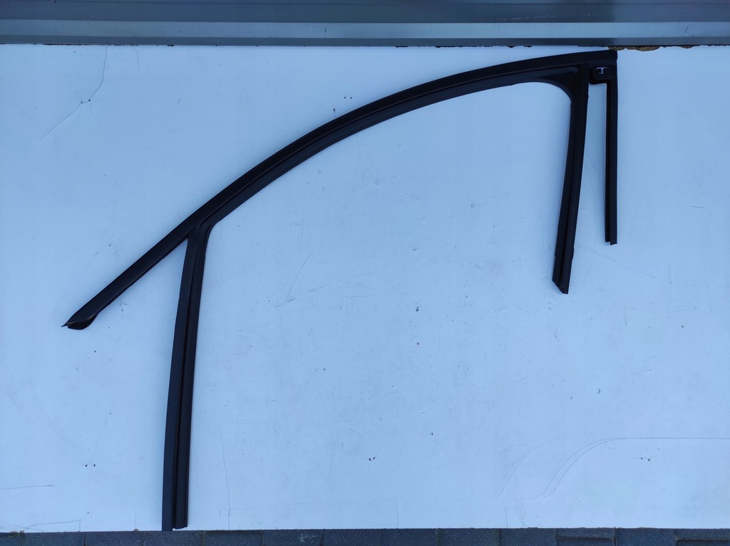 фото №1, Прокладка дверь левый перед ford mustang mach-e lj8b-r21511-ae