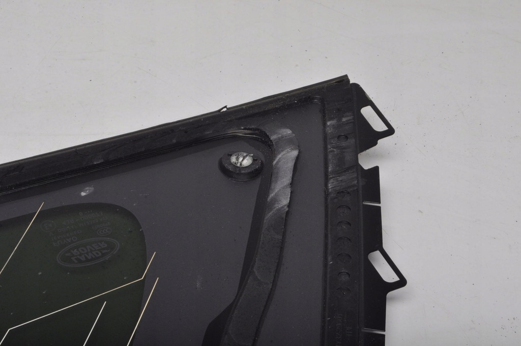 фото №8, Land rover discovery v l462 стекло левая задняя