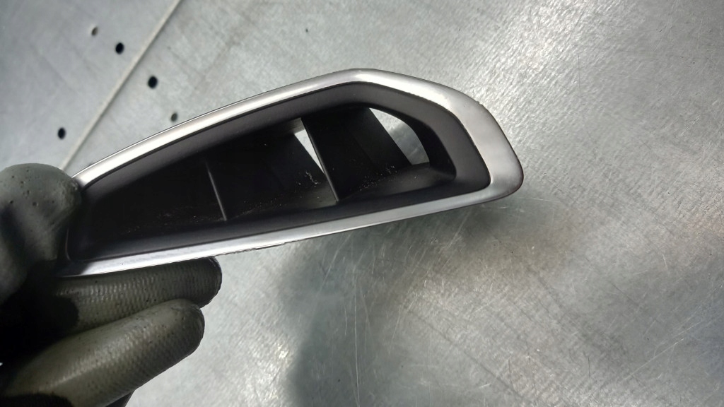 фото №1, Решітка обдув ліва volvo s80 31348882